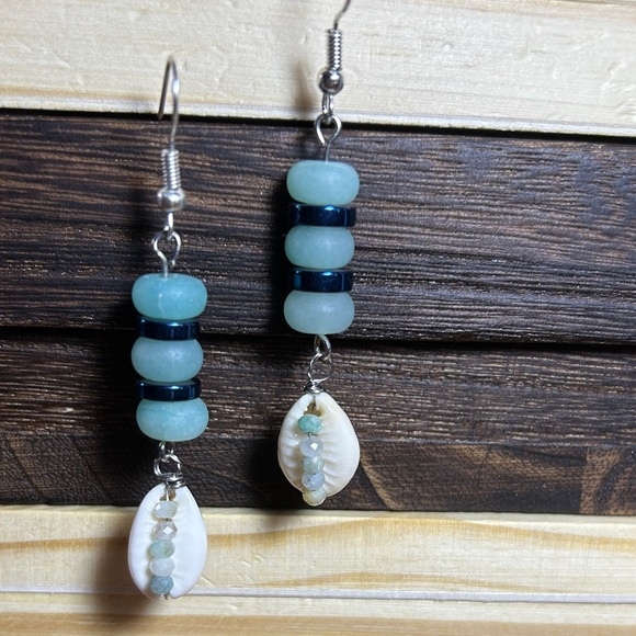 3/$25 Shell Drop Earrings - Picture 4 of 4